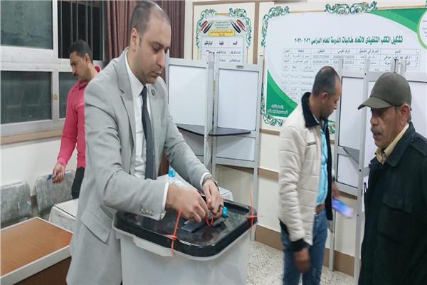 إغلاق اللجان الانتخابية مع انتهاء اليوم الاول للانتخابات الرئاسية  بدمياط 