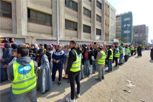 طوابير من الناخبين أمام اللجان الانتخابية بالقليوبية 