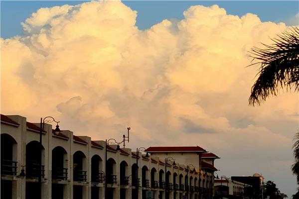 سماء مدينة شرم الشيخ و بورسعيد  الآن ظهور السحب الرعدية