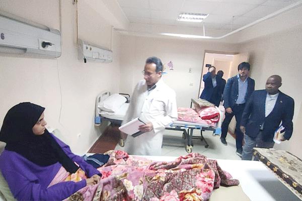 فلسطينية من غزة تتلقى العلاج بأحد المستشفيات المصرية