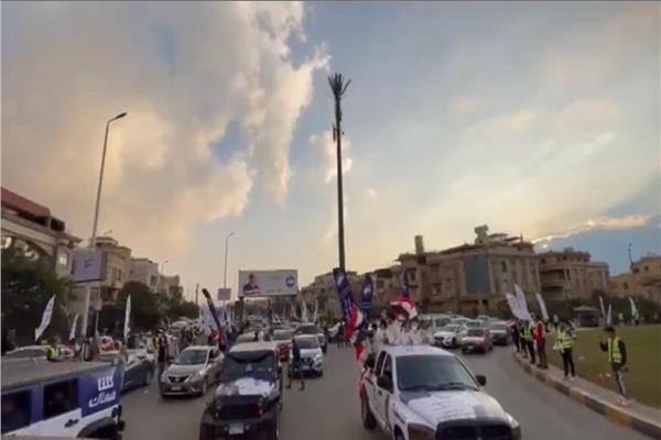 مسيرات بالسيارات بالقاهرة احتفالا بفوز الرئيس السيسي
