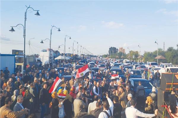 المصريون في الميادين يعبرون عن سعادتهم بفوز الرئيس عبدالفتاح السيسي