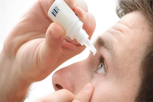 القطرات المستخدمة لعلاج جفاف العين