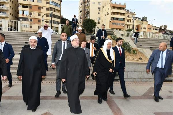 أمين عام رابط العالم الإسلامي يشيد بعمارة المساجد في مصر 