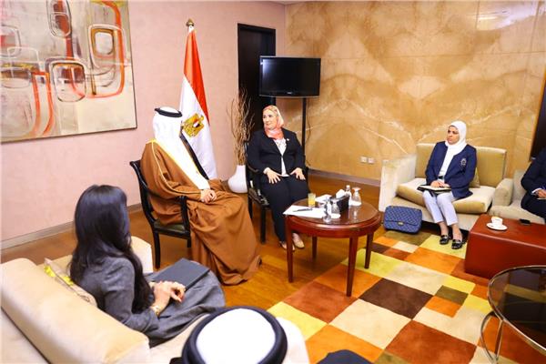 وزيرة التضامن الاجتماعي تلتقي وزير التنمية الاجتماعية بمملكة البحرين 
