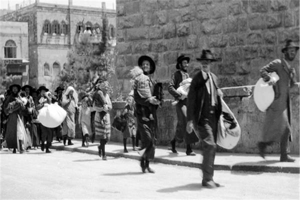 نزوح اليهود عن ساحة حائط «البراق» بعد ثورة العرب فى عام ١٩٢٩