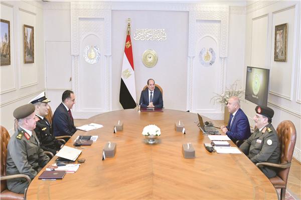 الرئيس عبد الفتاح السيسى خلال اجتماعه  لمتابعة تطورات عدد من المشروعات القومية