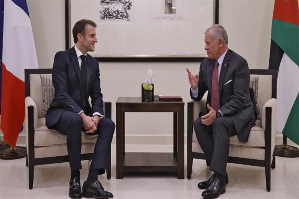 العاهل الأردني الملك عبدالله الثاني و الرئيس الفرنسي إيمانويل ماكرون