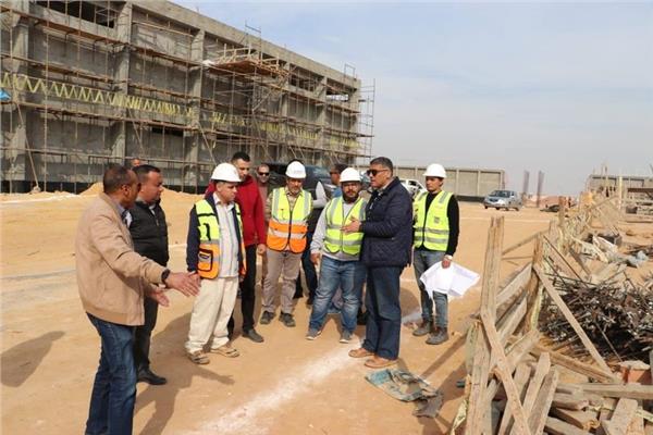وزير الإسكان يتابع سير العمل ومعدلات تنفيذ المشروعات الجاري تنفيذها بمدينة 6 أكتوبر