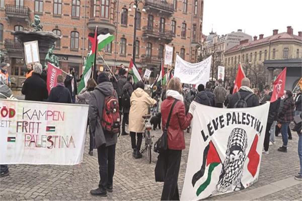 شعار الأغنية السويدية «تحيا فلسطين» فى المظاهرات