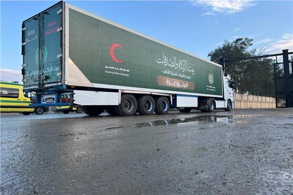  وصول أكبر قافلة مساعدات من بيت الزكاة والصدقات المصري لمعبر رفح تمهيدا لدخول غزة