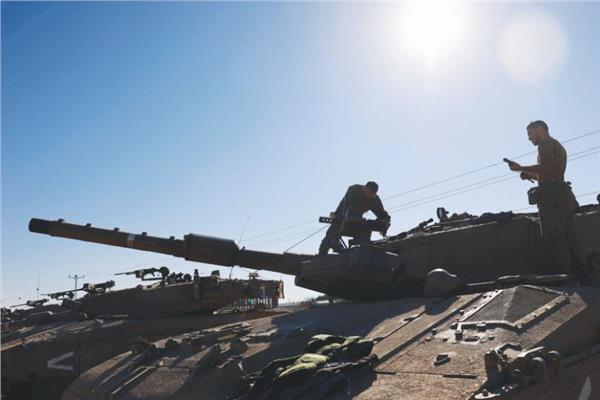 الدبابات على حدود غزة