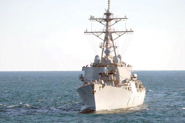 سفينة عسكرية أمريكية فى البحر الأحمر