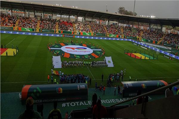 انطلاق مباراة الكاميرون و غينيا