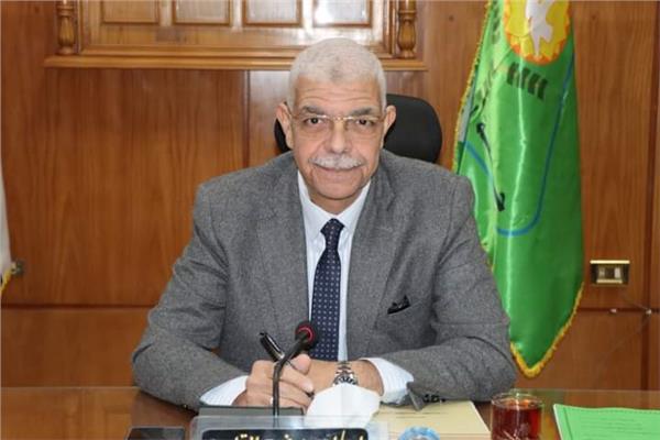الدكتور أحمـد القاصـد رئيس جامعة المنوفية