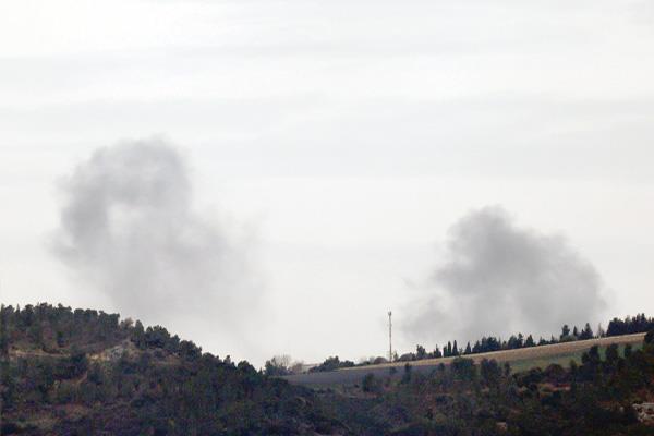 تصاعد الدخان جراء القصف الإسرائيلى لجنوب لبنان (أ ف ب)