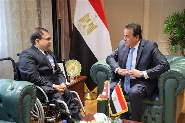وزير الصحة يستقبل سفير دولة نيبال لدى مصر