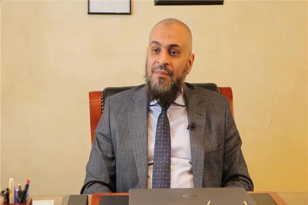  أشرف حجر مدير مركز مصر والشرق الأوسط للدراسات المالية