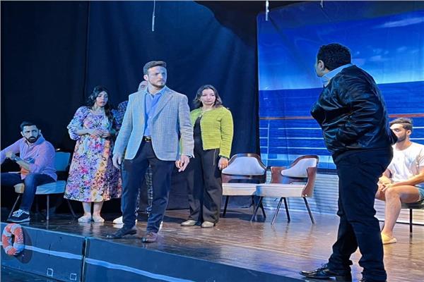 مصطفى قمر يخطف الأنظار في مسرحية " سكة السلامة" بحضور نجوم الفن