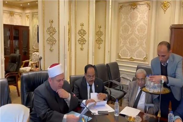 النائب أحمد عبد السلام قورة أثناء مناقشة طلب الإحاطة في لجنة الشئون الدينية