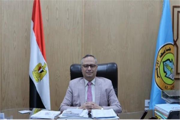 الدكتور حسين أبو الغيط عميد كلية الطب البنين بالقاهرة