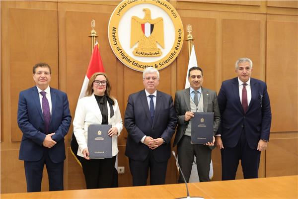 فعاليات توقيع اتفاق تعاون بين جامعة القاهرة "الفرع الدولي" وجامعة إيست لندن