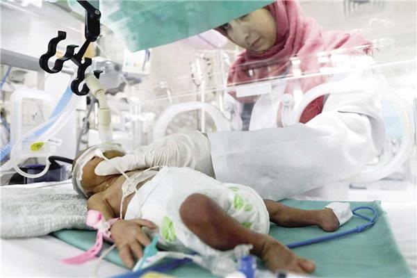 مستشفيات غزة تكافح 