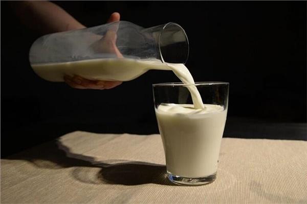 الحليب