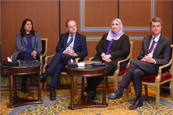 وزيرة التضامن الاجتماعي تلتقى وفد الصندوق الاجتماعي اليمني