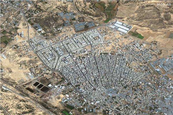 صور أقمار صناعية تظهر اكتظاظ منطقة رفح الفلسطينية