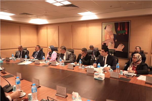 وزير السياحة والآثار يعقد اجتماعاً موسعاً لمناقشة سبل تطوير منتج السياحة النيلية