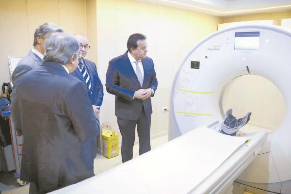 د. خالد عبدالغفار وزير الصحة خلال جولته بمستشفى إمبابة