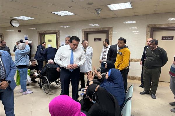 وزير الصحة يتفقد مستشفى العجوزة