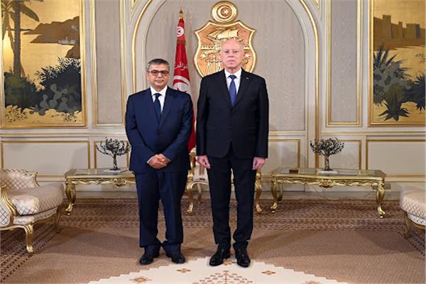 الرئيس التونسي قيس سعيّد وفتحي زهير النوري محافظ البنك المركزي الجديد