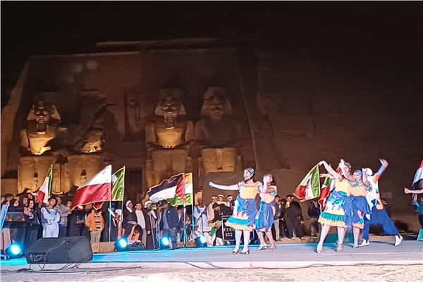 ختام مهرجان الثقافة والفنون الحادى عشر بمعبدى أبو سمبل 