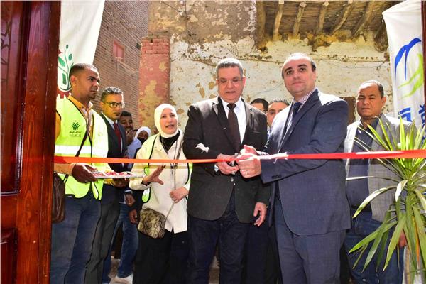 افتتاح أعمال إعادة إعمار عدد من منازل قرية نجع الجسور