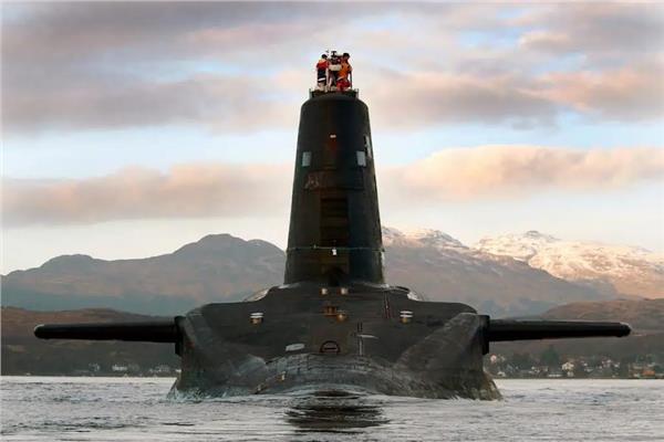 المملكة المتحدة تطور الغواصة النووية  