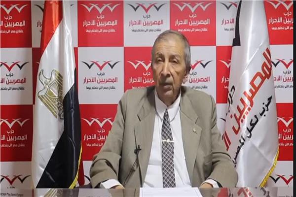 اللواء وسام حافظ مشرف قطاع مدن القناة
