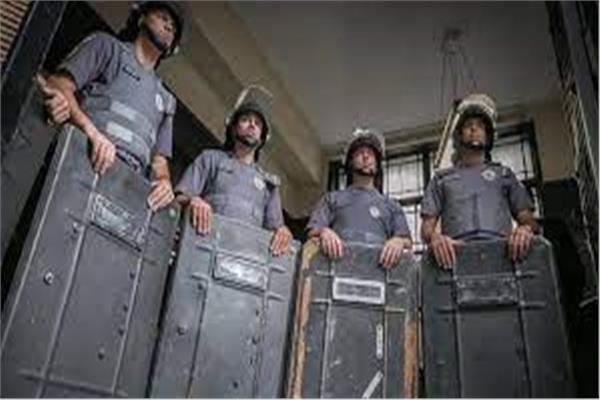 الشرطة البرازيلية: احتجاز عدد من الركاب كرهائن