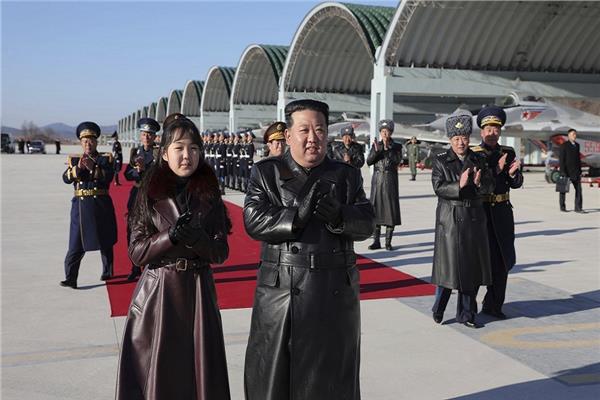 زعيم كوريا الشماليو وابنته