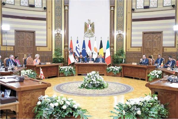الرئيس عبدالفتاح السيسي مع القادة الأوروبيين أثناء انعقاد القمة المصرية ـ الأوروبية في القاهرة