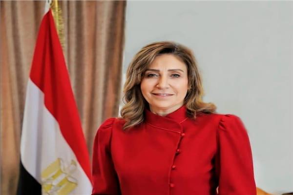 الدكتورة نيفين الكيلانى وزيرة الثقافة