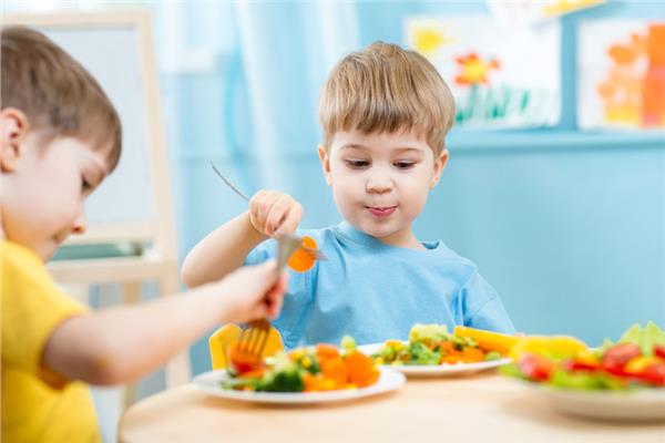 أطعمة لتعزيز نمو الدماغ عند الأطفال