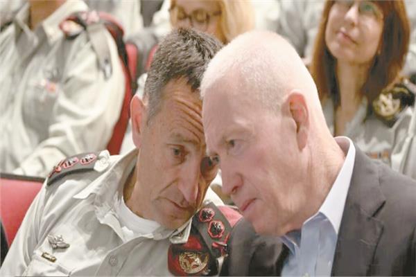 صورة أرشيفية للقاء بين جالانت ورئيس الأركان الإسرائيلى هاليفى