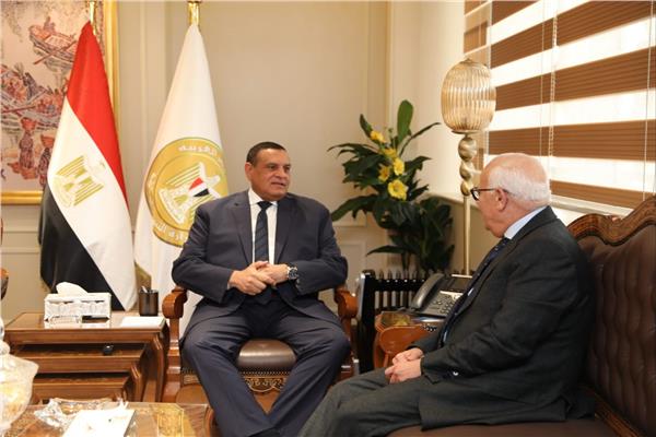 وزير التنمية المحلية يلتقى محافظ بورسعيد