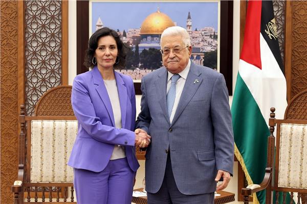 الرئيس الفلسطيني محمود عباس وحجة لحبيب وزيرة خارجية بلجيكا