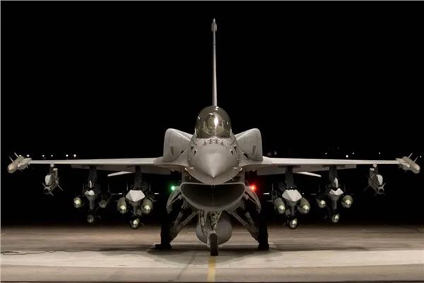 طائرات F-16
