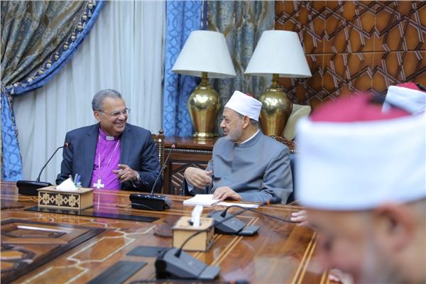 رئيس الطائفة الإنجيلية يهنئ فضيلة الإمام الأكبر بعيد الفطر المبارك