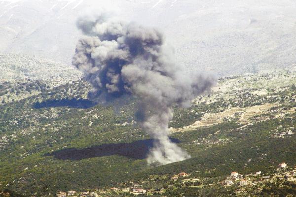 تصاعد الدخان بجنوب لبنان جراء غارة إسرائيلية