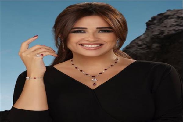ياسمين عبد العزيز